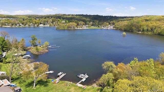 16 Sunset Place, North Salem, NY 10560