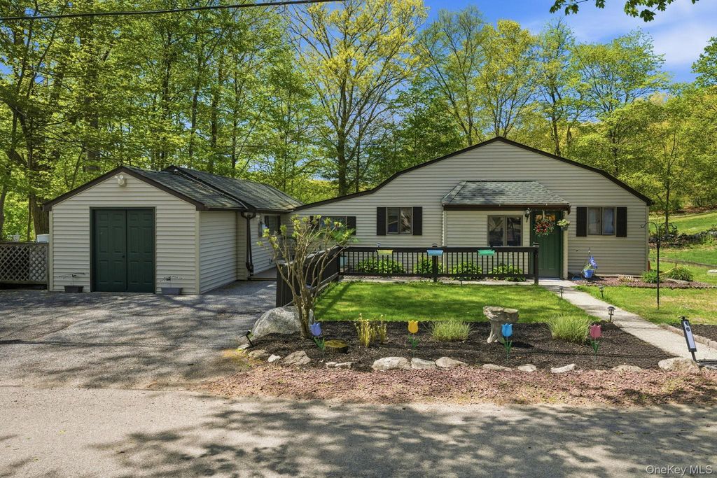 16 Sunset Place, North Salem, NY 10560