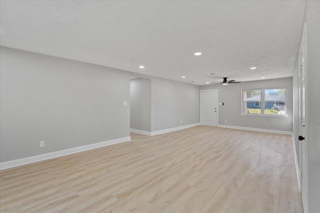 5531 Elm Tree Drive, Houston, TX 77048