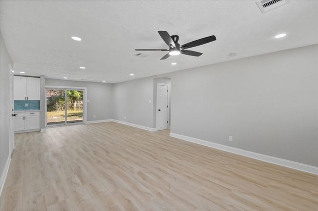 5531 Elm Tree Drive, Houston, TX 77048