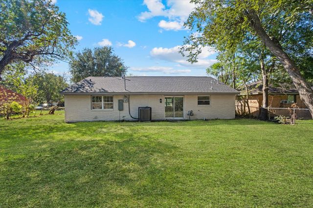 5531 Elm Tree Drive, Houston, TX 77048