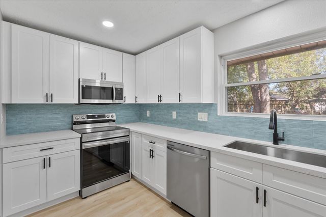 5531 Elm Tree Drive, Houston, TX 77048