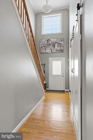 22 DOLPHIN CIR W, Bayville, NJ 08721