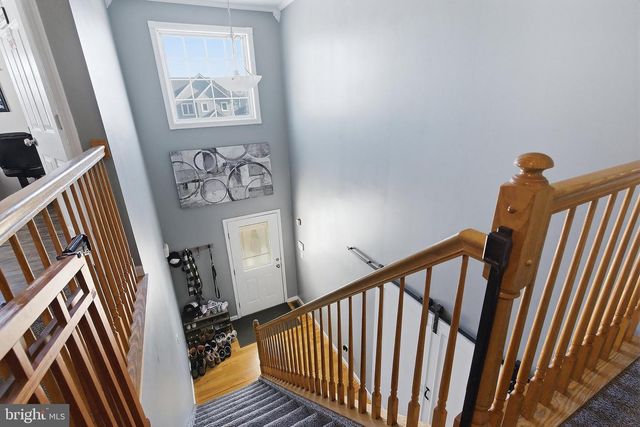 22 DOLPHIN CIR W, Bayville, NJ 08721