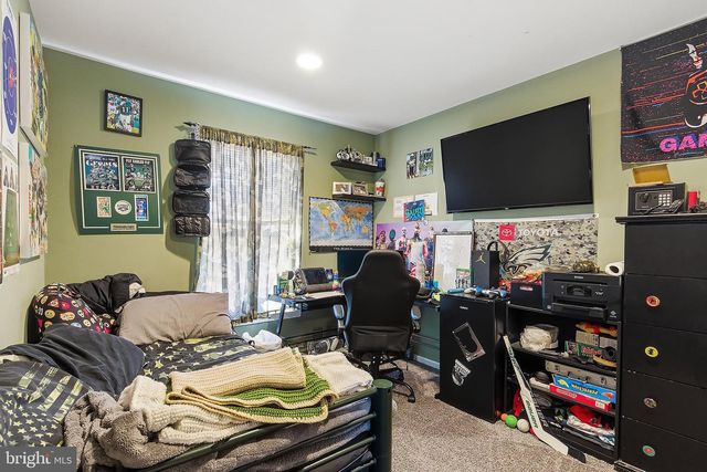 22 DOLPHIN CIR W, Bayville, NJ 08721