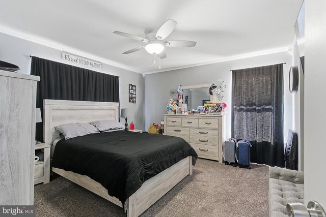 22 DOLPHIN CIR W, Bayville, NJ 08721