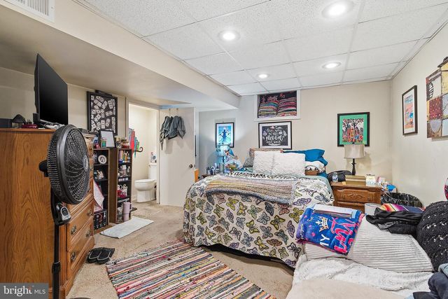 22 DOLPHIN CIR W, Bayville, NJ 08721