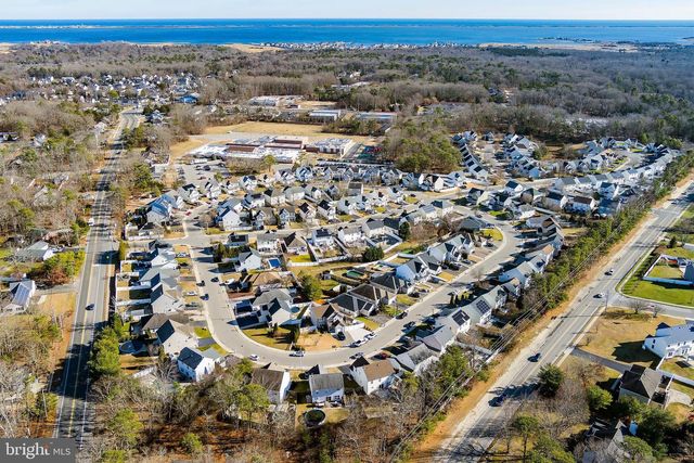 22 DOLPHIN CIR W, Bayville, NJ 08721