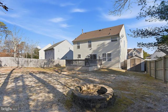 22 DOLPHIN CIR W, Bayville, NJ 08721