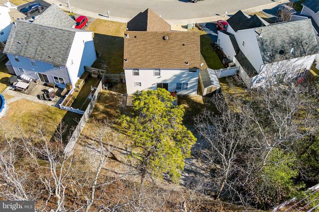 22 DOLPHIN CIR W, Bayville, NJ 08721