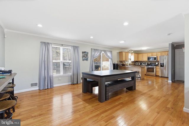 22 DOLPHIN CIR W, Bayville, NJ 08721