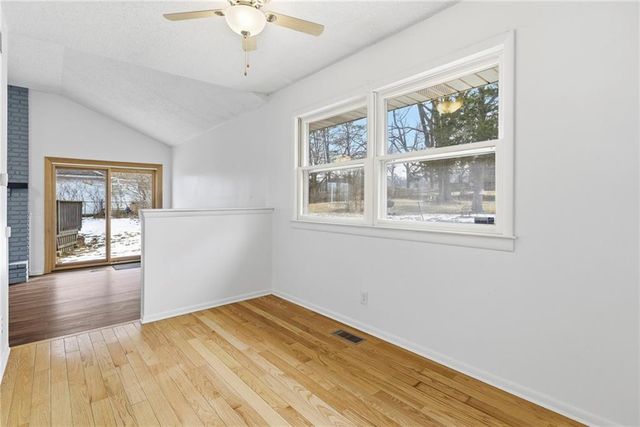 3815 W 73rd Terrace, Prairie Village, KS 66208