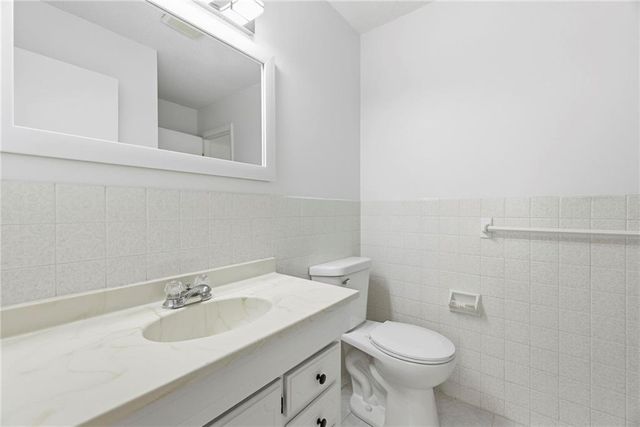 3815 W 73rd Terrace, Prairie Village, KS 66208