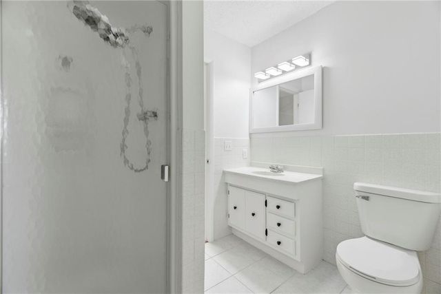 3815 W 73rd Terrace, Prairie Village, KS 66208