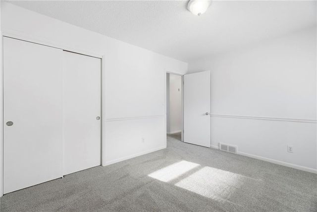 3815 W 73rd Terrace, Prairie Village, KS 66208