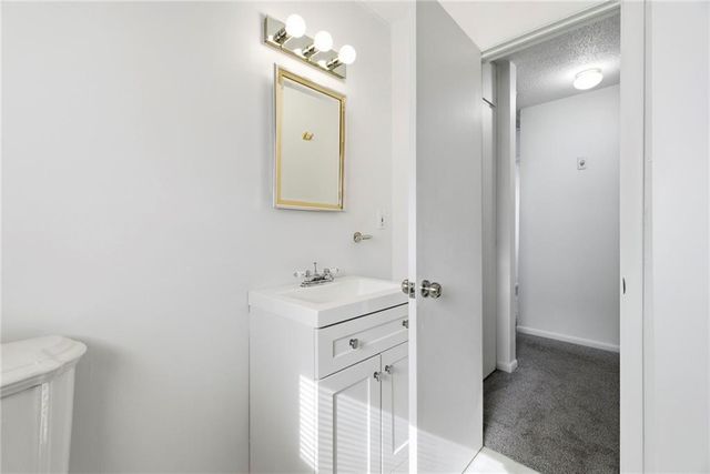 3815 W 73rd Terrace, Prairie Village, KS 66208