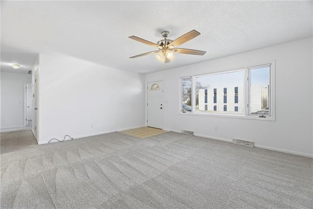 3815 W 73rd Terrace, Prairie Village, KS 66208