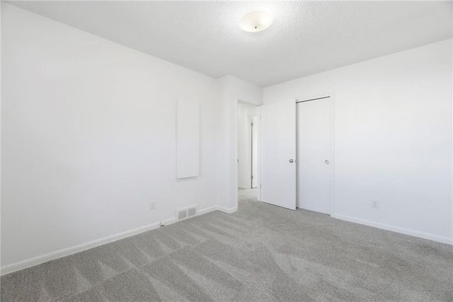 3815 W 73rd Terrace, Prairie Village, KS 66208