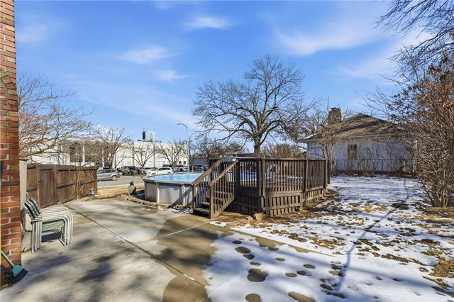 3815 W 73rd Terrace, Prairie Village, KS 66208