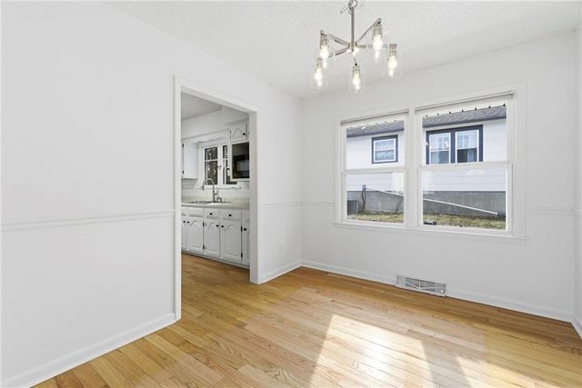 3815 W 73rd Terrace, Prairie Village, KS 66208