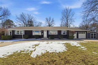 3815 W 73rd Terrace, Prairie Village, KS 66208