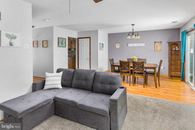 12 PLYMOUTH CT, Bordentown, NJ 08505