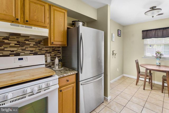 12 PLYMOUTH CT, Bordentown, NJ 08505