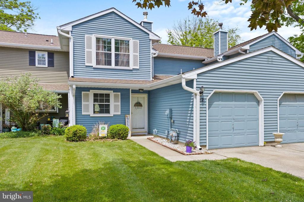 12 PLYMOUTH CT, Bordentown, NJ 08505