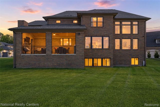 3142 Holburn Court, Oakland Charter Township, MI 48363