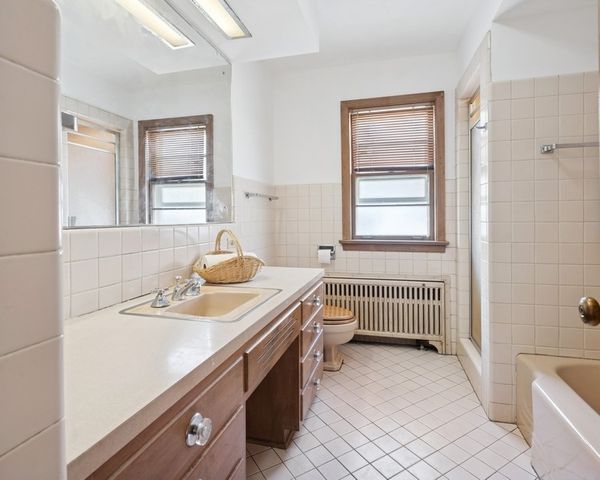 1214 Hull Terrace, Evanston, IL 60202