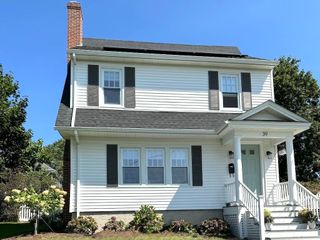 39 Ledge Road, East Greenwich, RI 02818