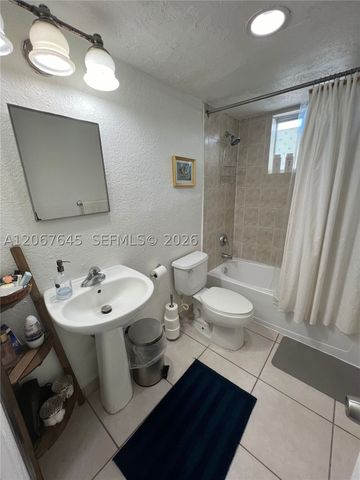 458 SW 10th St 4, Miami, FL 33130