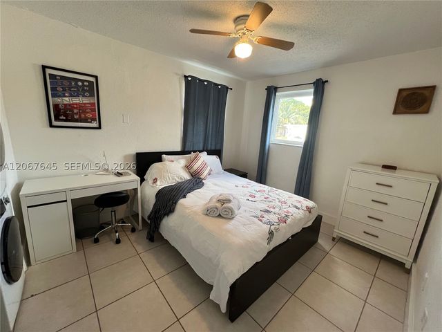 458 SW 10th St 4, Miami, FL 33130