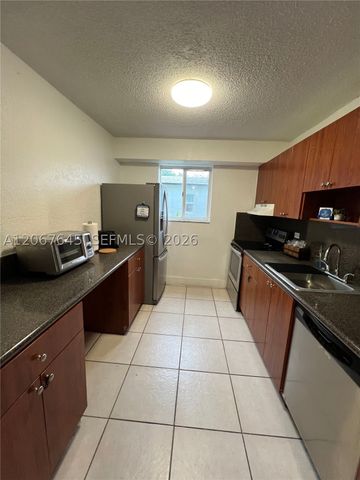 458 SW 10th St 4, Miami, FL 33130