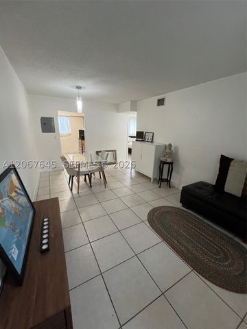 458 SW 10th St 4, Miami, FL 33130