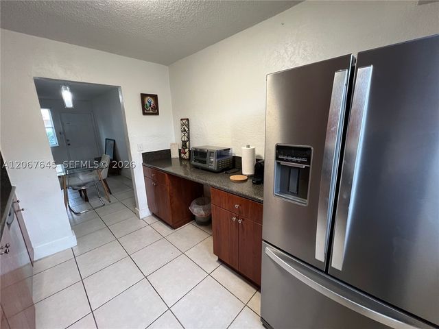 458 SW 10th St 4, Miami, FL 33130