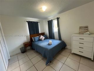 458 SW 10th St 4, Miami, FL 33130