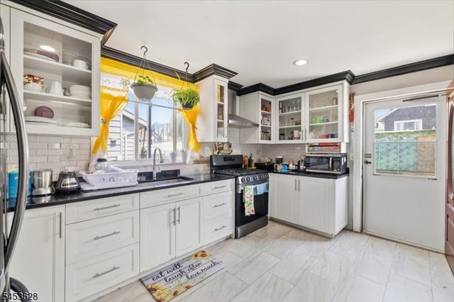 18 Newell Pl, North Arlington Boro, NJ 07031