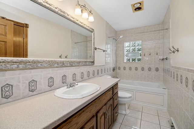 15120 Willow Lane, Oak Forest, IL 60452