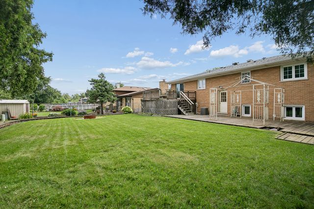 15120 Willow Lane, Oak Forest, IL 60452