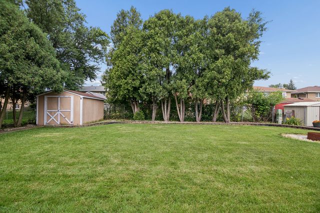 15120 Willow Lane, Oak Forest, IL 60452