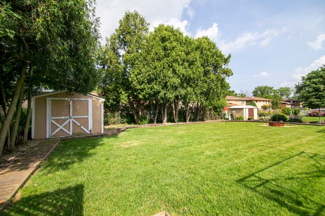 15120 Willow Lane, Oak Forest, IL 60452