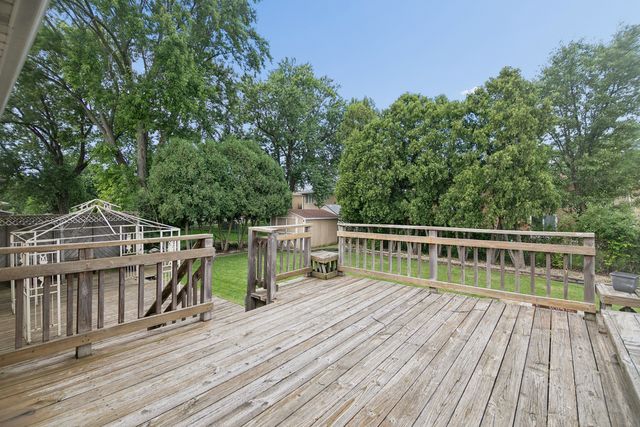 15120 Willow Lane, Oak Forest, IL 60452