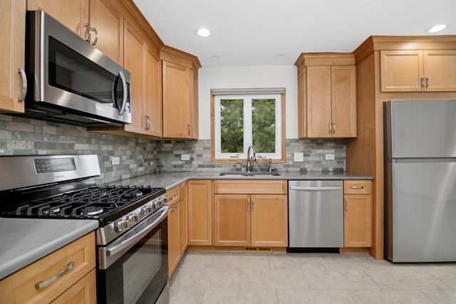 15120 Willow Lane, Oak Forest, IL 60452