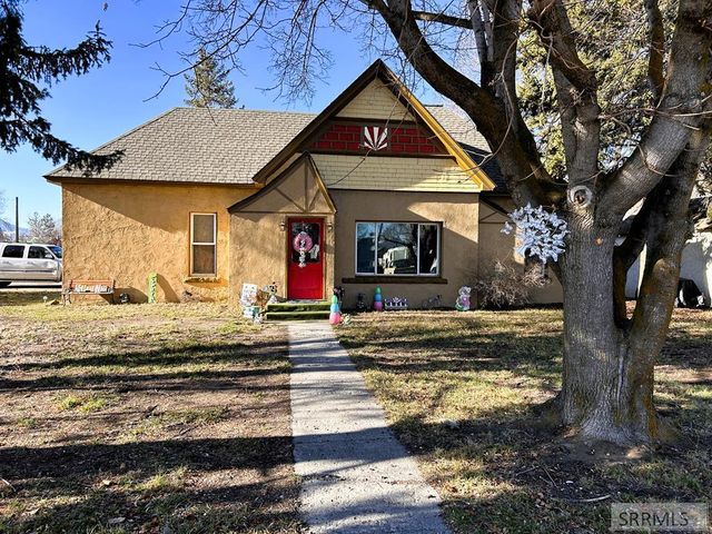 407 Lena Street, Salmon, ID 83467