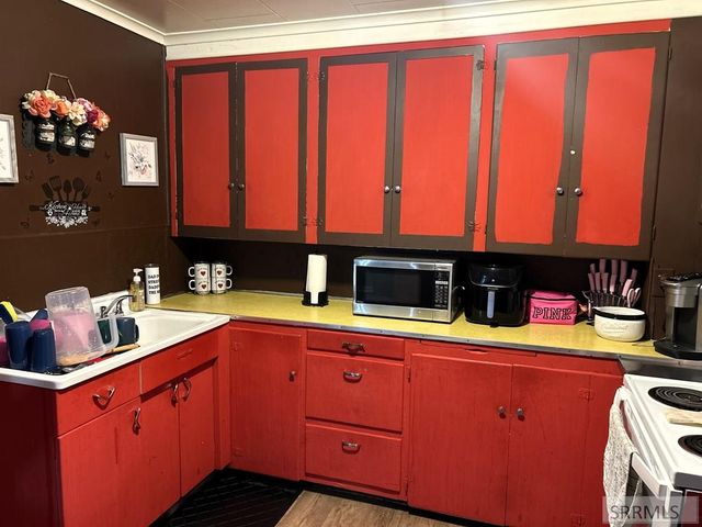 407 Lena Street, Salmon, ID 83467