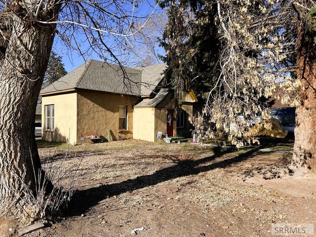 407 Lena Street, Salmon, ID 83467