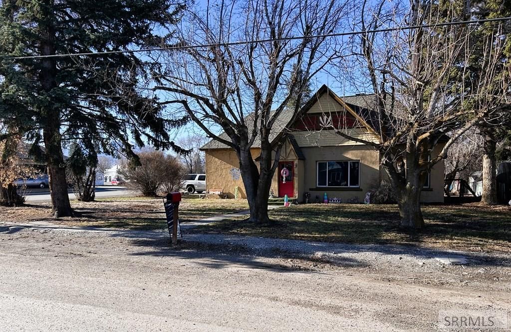 407 Lena Street, Salmon, ID 83467