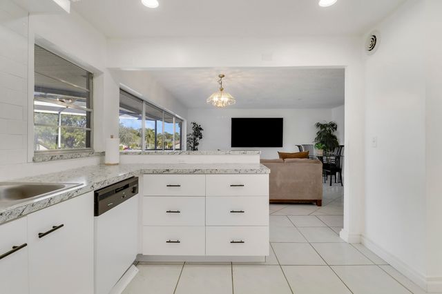 7 Greenway Village N 202, Royal Palm Beach, FL 33411