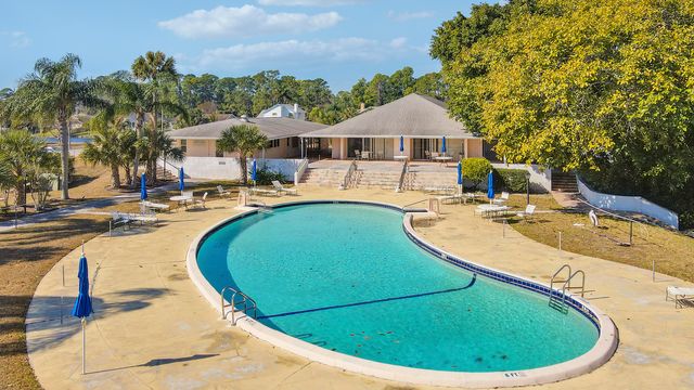 7 Greenway Village N 202, Royal Palm Beach, FL 33411